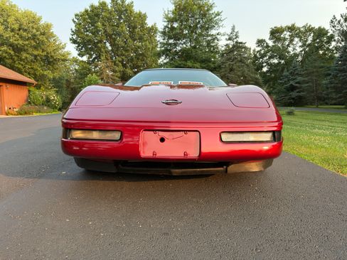 Used 1995 Chevrolet Corvette Coupe RWD image 2