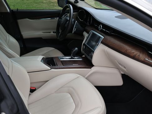 Used 2014 Maserati Quattroporte GTS RWD image 11