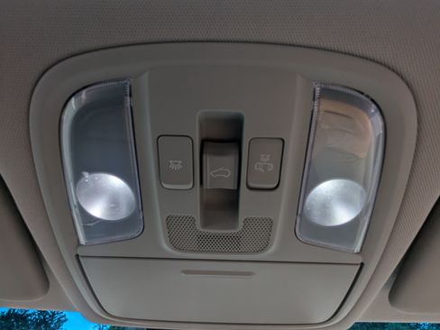 Used 2022 Kia Sportage EX w/ EX Technology Package image 10