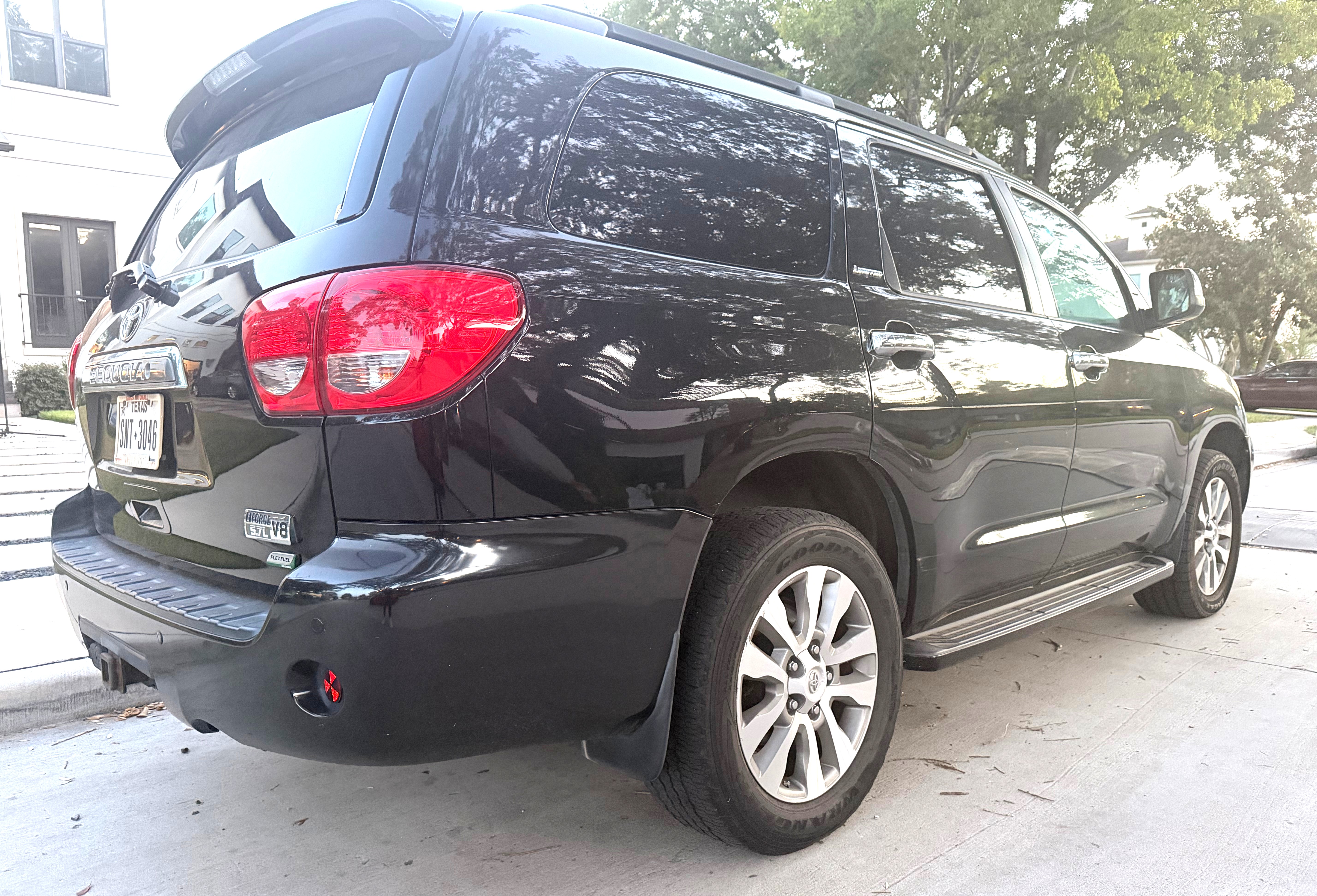 Used 2016 Toyota Sequoia Limited w/ Safety & Convenience Package AWD/4WD image 8