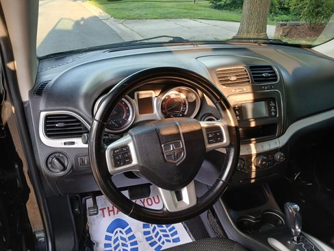 Used 2020 Dodge Journey SE w/ SE Popular Equipment Group FWD image 9