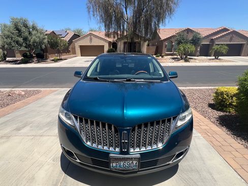 Used 2011 Lincoln MKX 2WD w/ 102A Rapid Spec Order Code image 2
