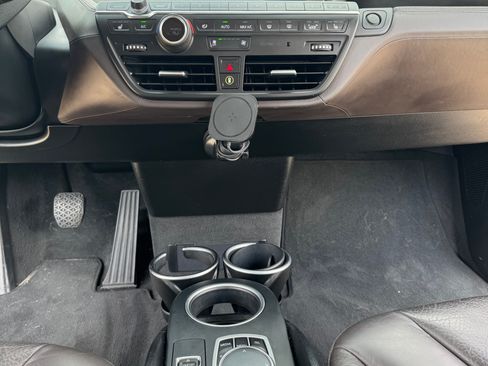 Used 2017 BMW i3 image 8