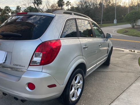 Used 2014 Chevrolet Captiva Sport LT w/ Convenience Package image 2