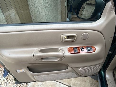 Used 2002 Toyota Tundra Limited image 13