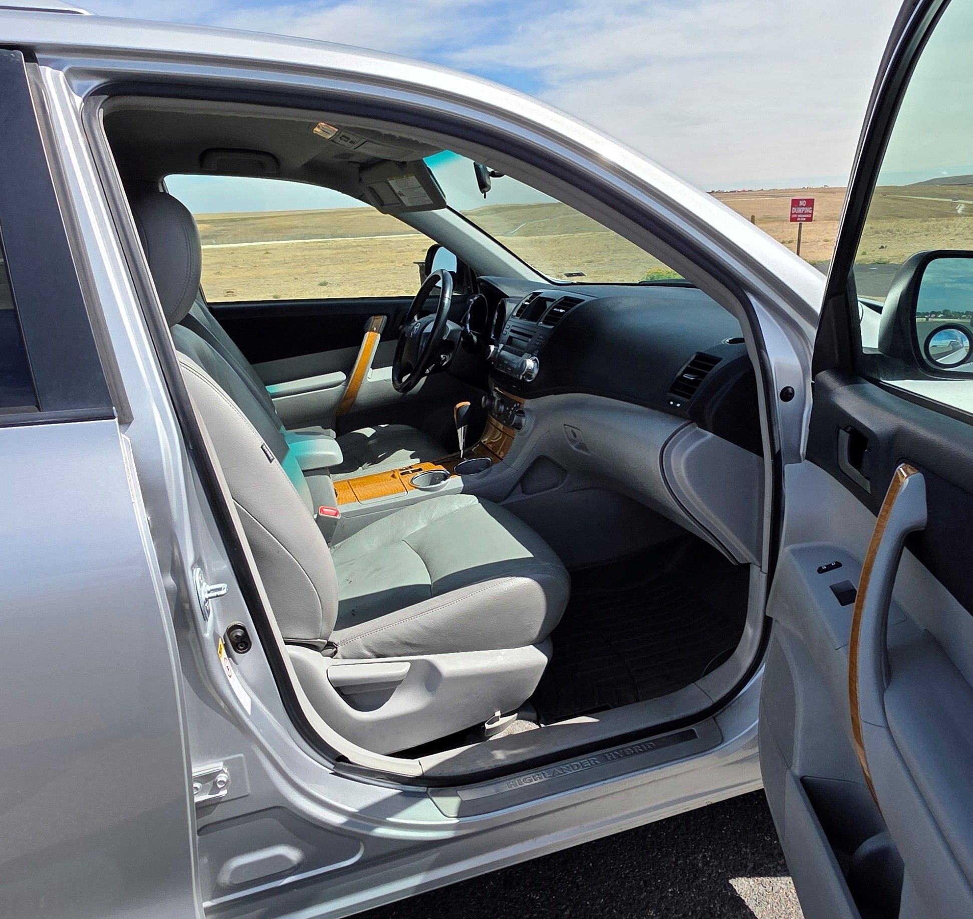 Used 2010 Toyota Highlander 4WD Hybrid w/ Extra Value Pkg 2 image 6