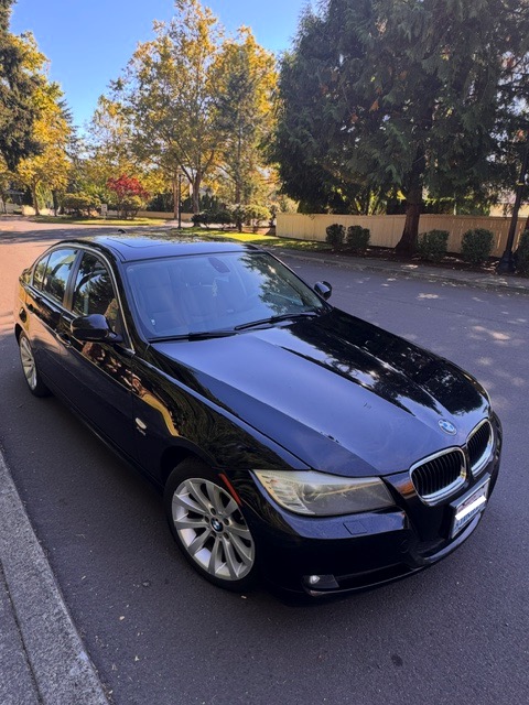Used 2011 BMW 328i xDrive Sedan AWD/4WD image 8