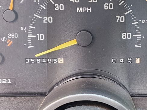 Used 1993 Chevrolet Silverado 1500 2WD Regular Cab image 14