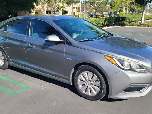 Used 2017 Hyundai Sonata SE image 1