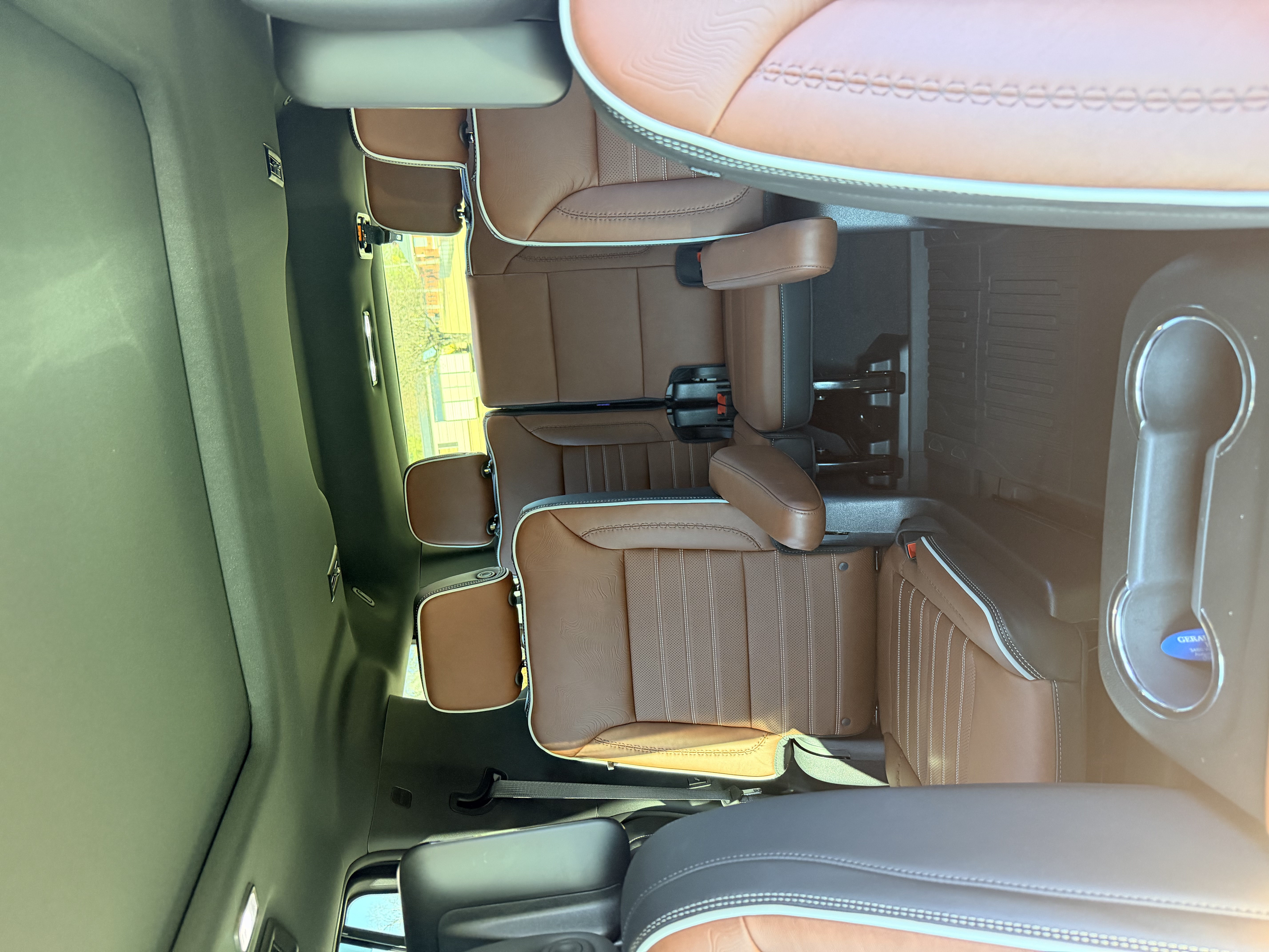 Used 2023 GMC Yukon Denali Ultimate AWD/4WD image 11