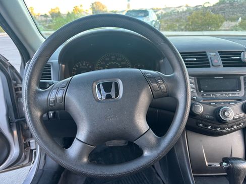 Used 2005 Honda Accord LX image 19
