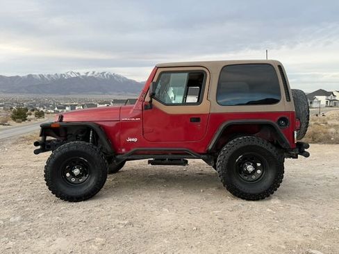 Used 1998 Jeep Wrangler SE image 9