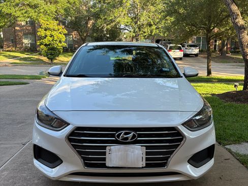 Used 2021 Hyundai Accent SE FWD image 12