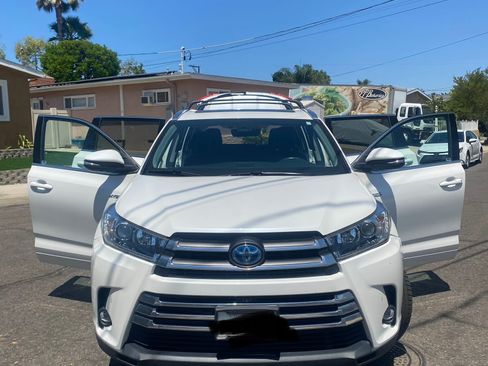 Used 2019 Toyota Highlander Limited Platinum AWD/4WD image 15