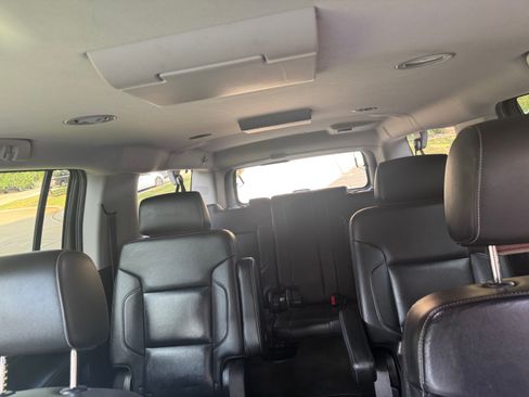 Used 2015 Chevrolet Suburban LT w/ Luxury Package image 11