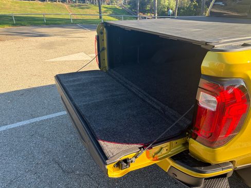 Used 2024 GMC Canyon AT4 w/ AT4 Premium Package image 12