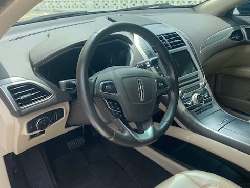Used 2017 Lincoln MKZ Premiere FWD image 23