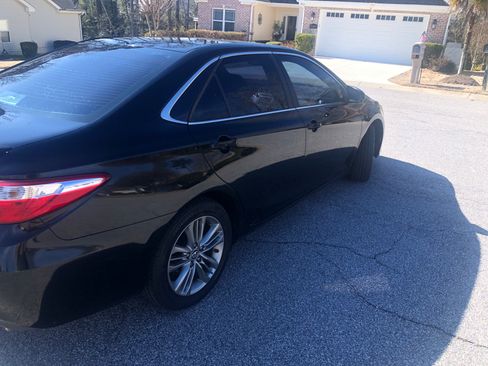 Used 2015 Toyota Camry SE image 9