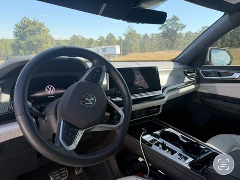Used 2025 Volkswagen Atlas Cross Sport SEL Premium R-Line image 6
