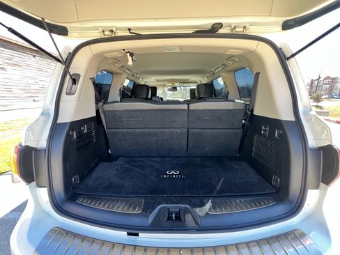 Used 2014 INFINITI QX80 4WD w/ Deluxe Touring Package image 16