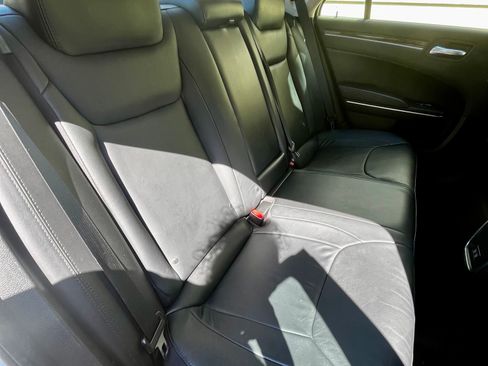 Used 2015 Chrysler 300 Limited RWD image 12