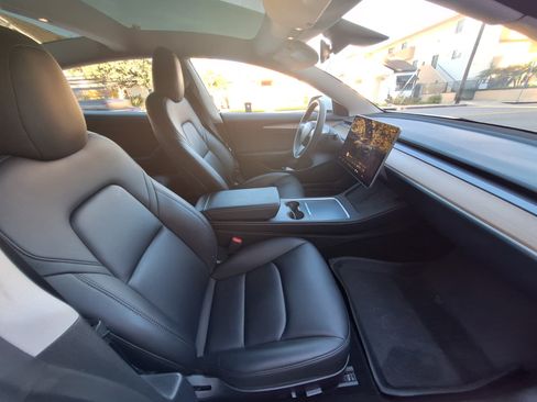 Used 2023 Tesla Model 3 Standard Range image 15