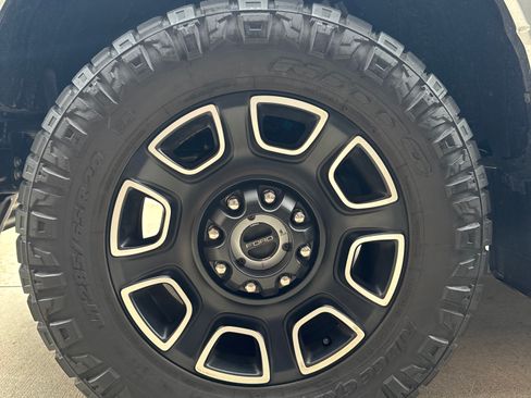 Used 2024 Ford F250 Platinum image 26