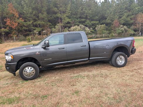 Used 2024 RAM 3500 Big Horn w/ Sport Appearance Package image 2