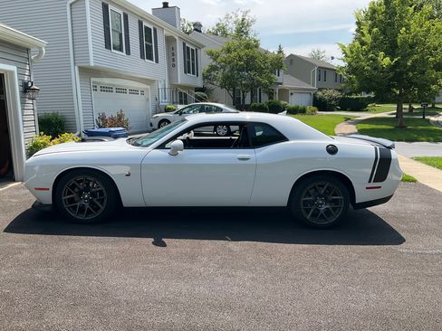 Used 2018 Dodge Challenger R/T Scat Pack RWD image 1