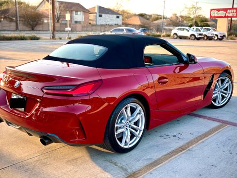 Used 2019 BMW Z4 sDrive30i w/ M Sport Package image 2