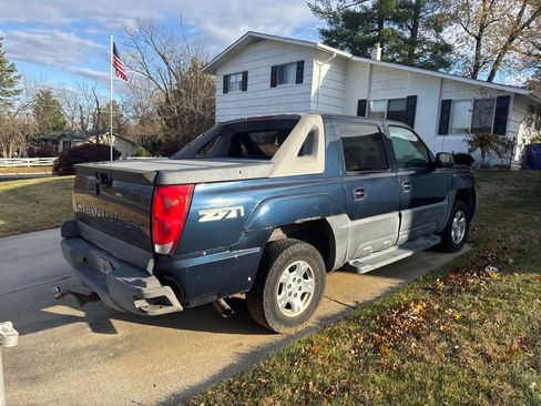 Used 2004 Chevrolet Avalanche Z71 w/ Preferred Equipment Group image 5
