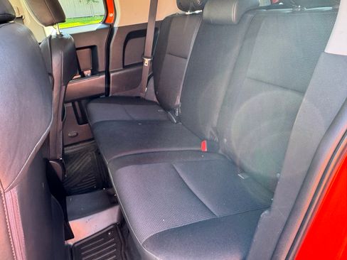 Used 2014 Toyota FJ Cruiser 4WD w/ Convenience Package image 11