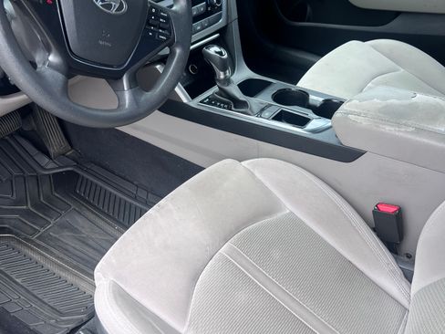 Used 2017 Hyundai Sonata SE FWD image 8
