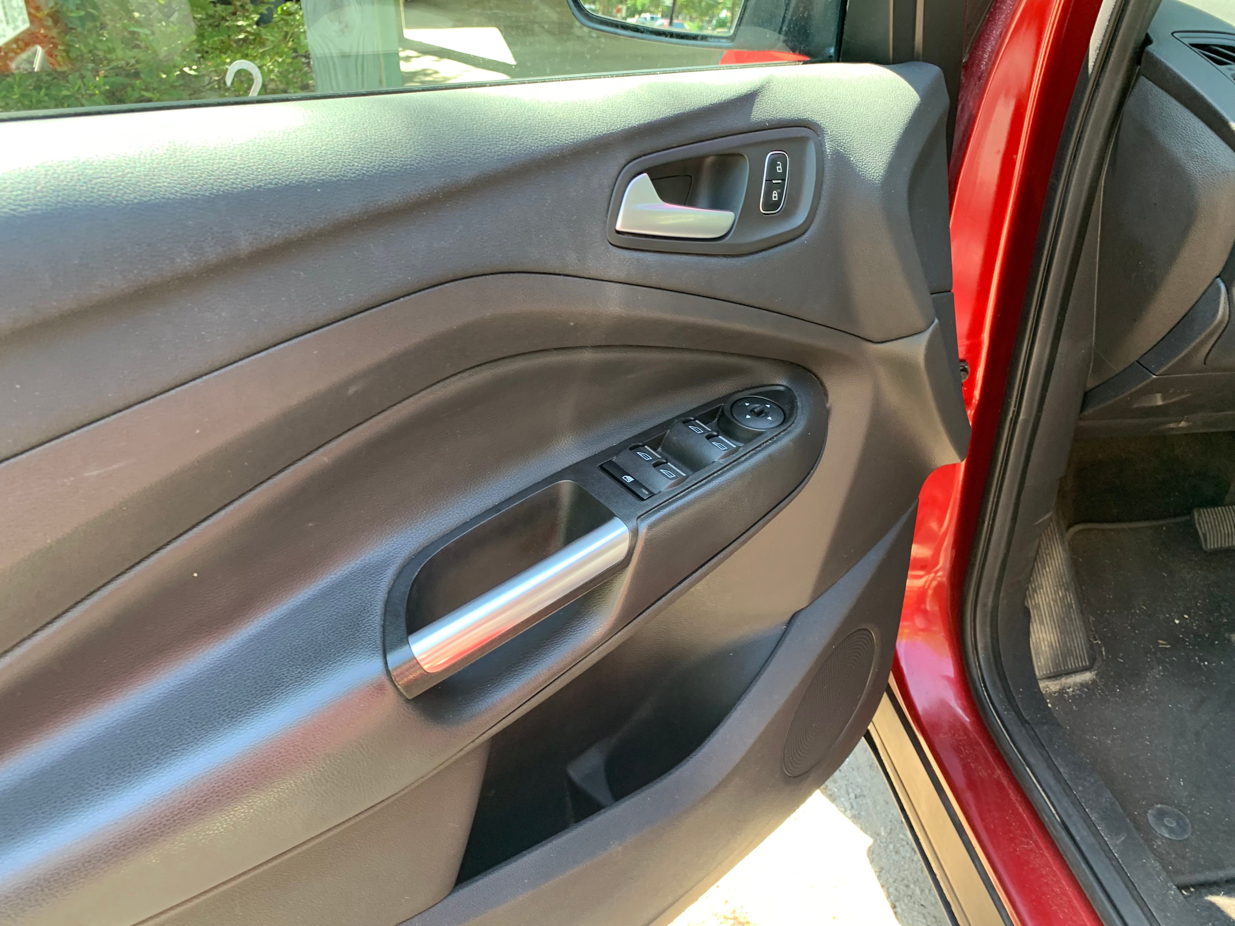 Used 2017 Ford Escape SE w/ Equipment Group 201A FWD image 8