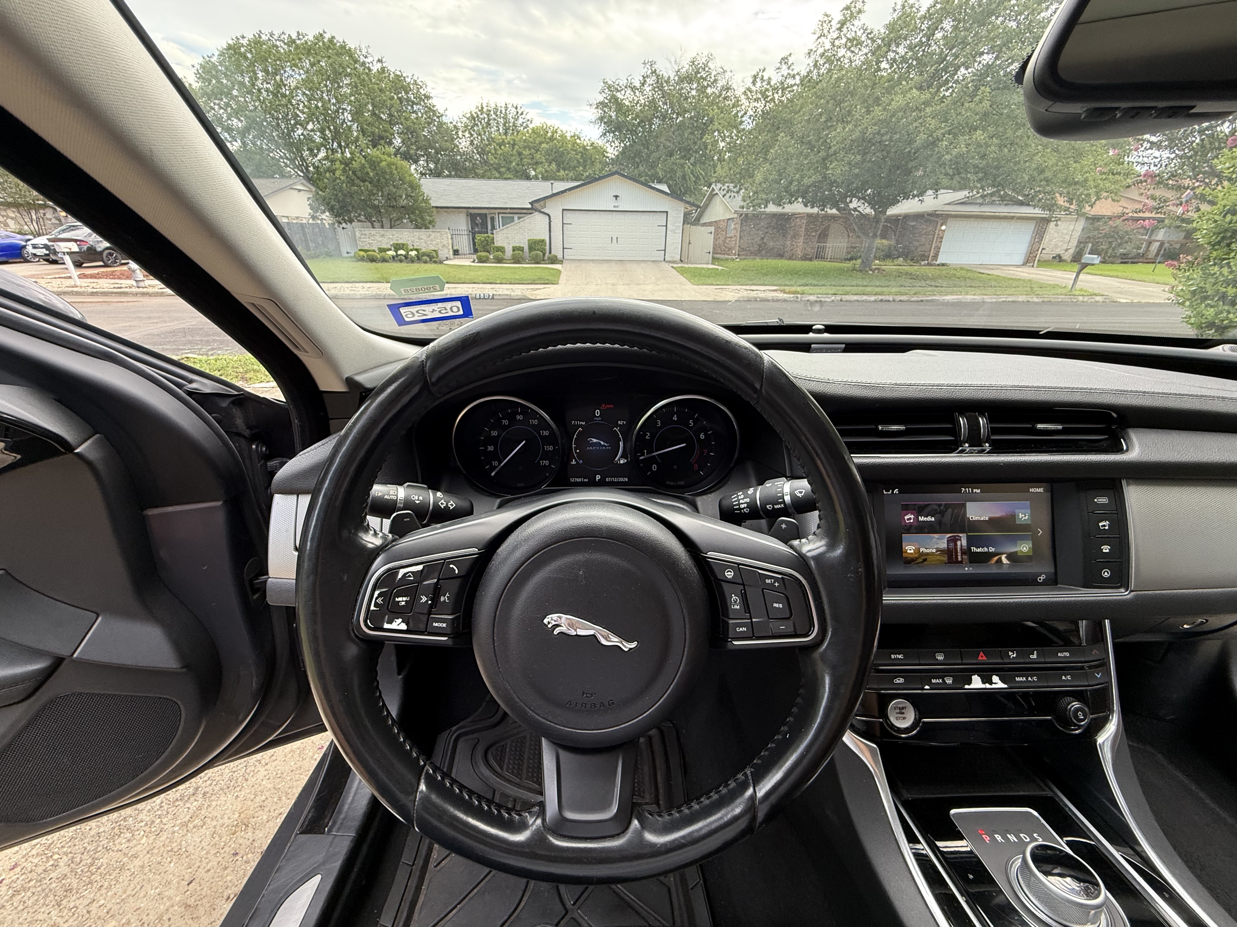 Used 2016 Jaguar XF Prestige RWD image 13