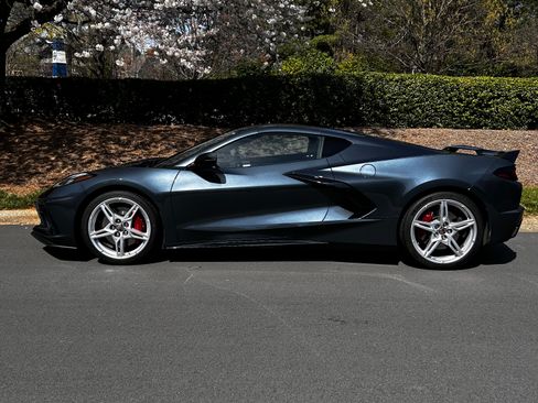 Used 2021 Chevrolet Corvette Stingray Preferred Cpe w/ Z51 Performance Package image 1