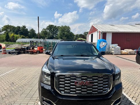 Used 2019 GMC Yukon XL Denali w/ Open Road Package AWD/4WD image 8