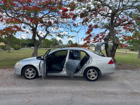 Used 2006 Honda Accord EX-L image 12