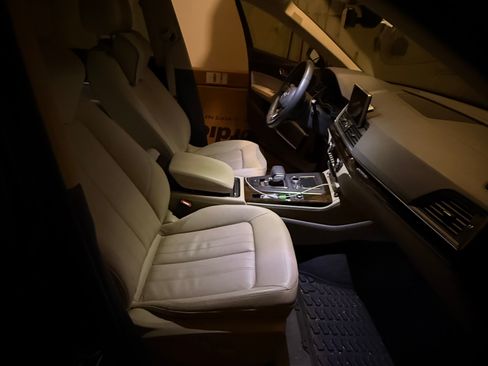 Used 2019 Audi Q5 2.0T Premium Plus w/ Premium Plus Package image 12