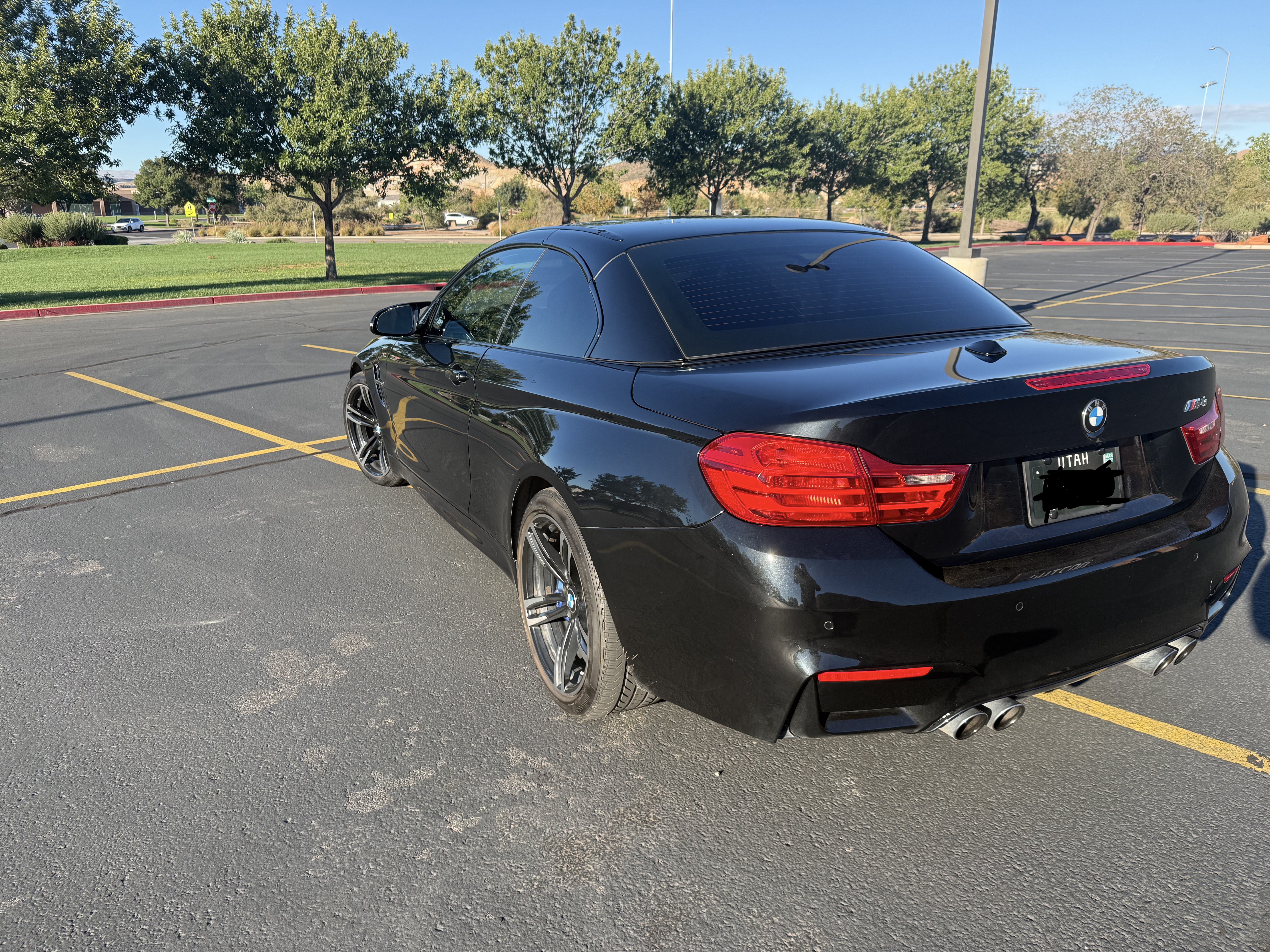 Used 2016 BMW M4 Convertible RWD image 5