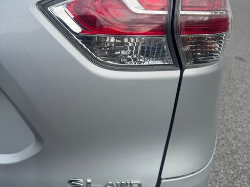 Used 2015 Nissan Rogue SL w/ SL Premium Package AWD/4WD image 7
