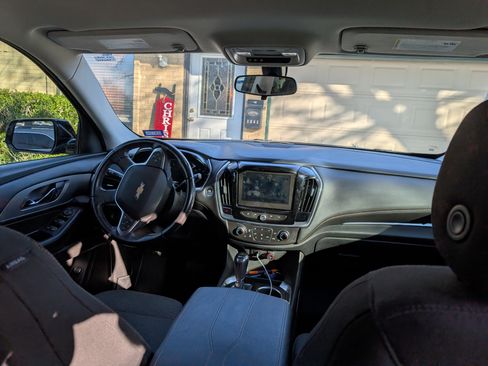 Used 2018 Chevrolet Traverse LT image 10