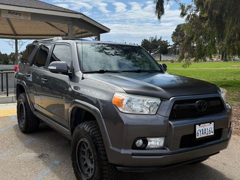 Used 2012 Toyota 4Runner Limited AWD/4WD image 2