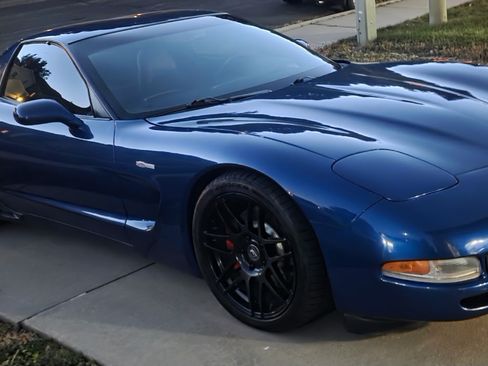 Used 2002 Chevrolet Corvette Z06 w/ Memory Pkg image 1