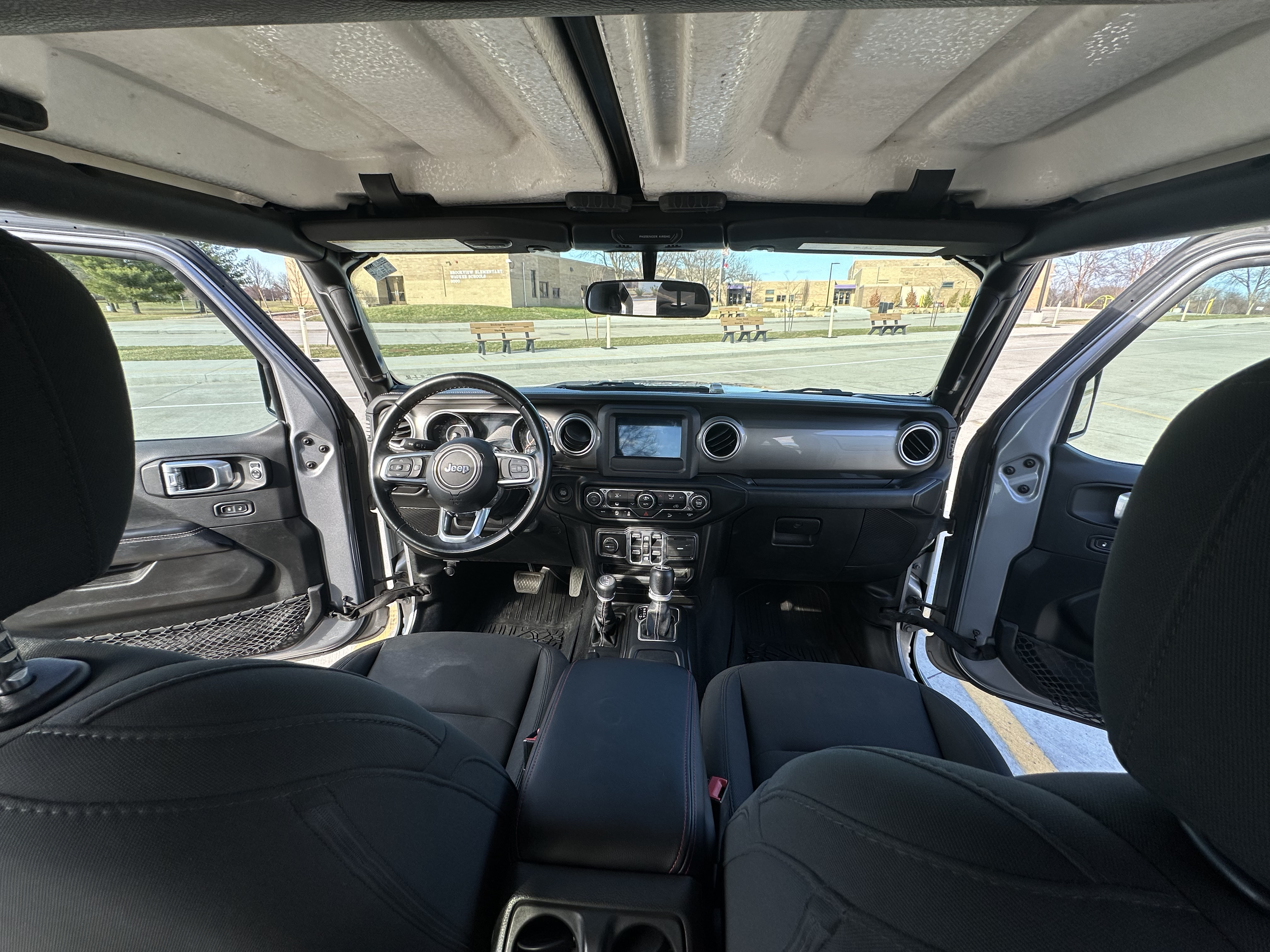 Used 2020 Jeep Wrangler Unlimited Sahara AWD/4WD image 13