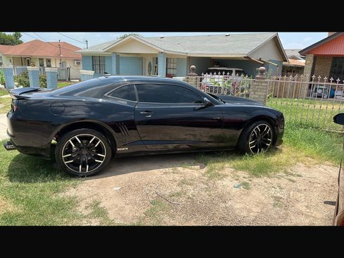 Used 2011 Chevrolet Camaro SS w/ RS Package image 2