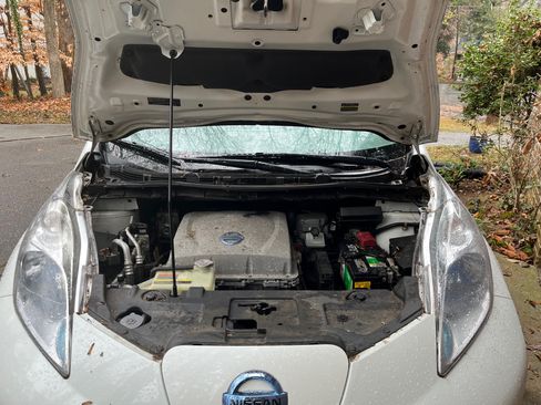 Used 2013 Nissan Leaf SV image 14