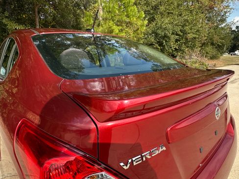 Used 2018 Nissan Versa SV w/ SV Special Edition Package image 15