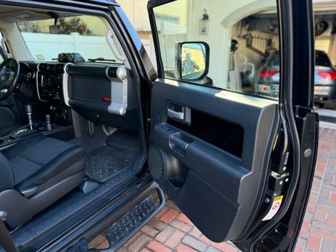 Used 2007 Toyota FJ Cruiser 4WD image 15