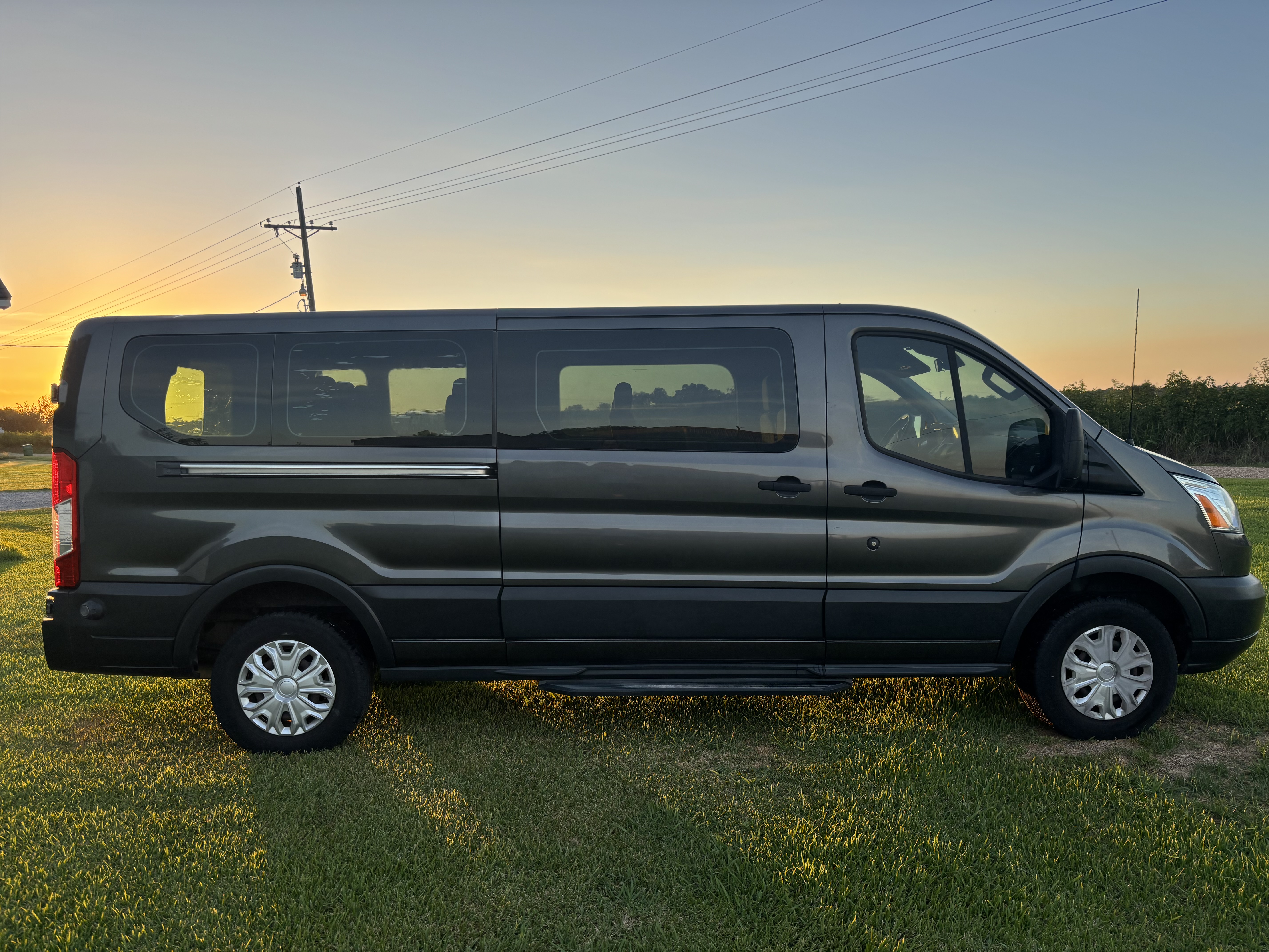 Used 2016 Ford Transit 350 XLT RWD image 2